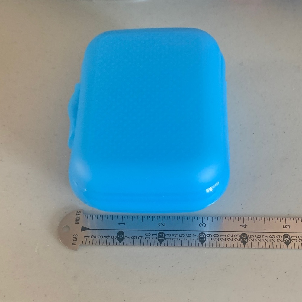 Tupperware Bright Blue Storage Box - Picture 4 of 4